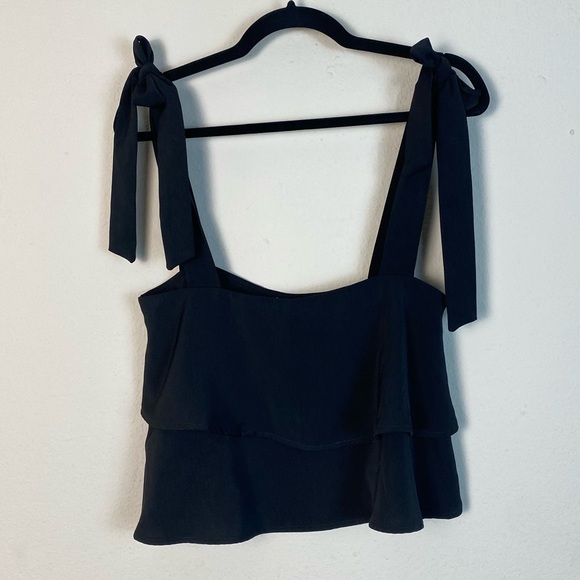 Superdown Helene Black Tie Strap Layered Top - Picture 7 of 8